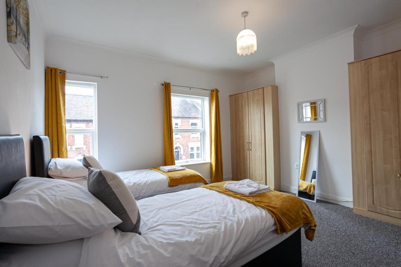 Stay Comfortable-City Centre Location- Sleeps Up To 9 Stoke-on-Trent Kültér fotó